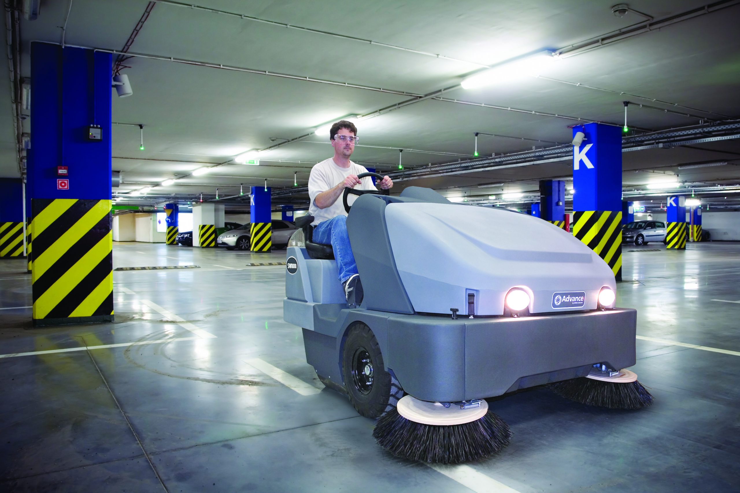 Floor sweeper in Los Angeles